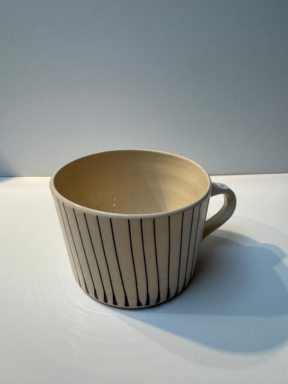 Line Pattern Ceramic Mug